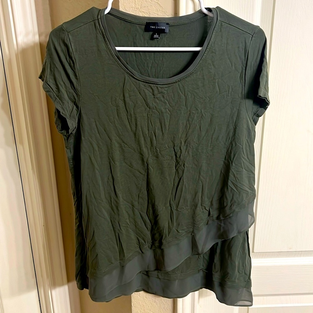 Cute limited olive top